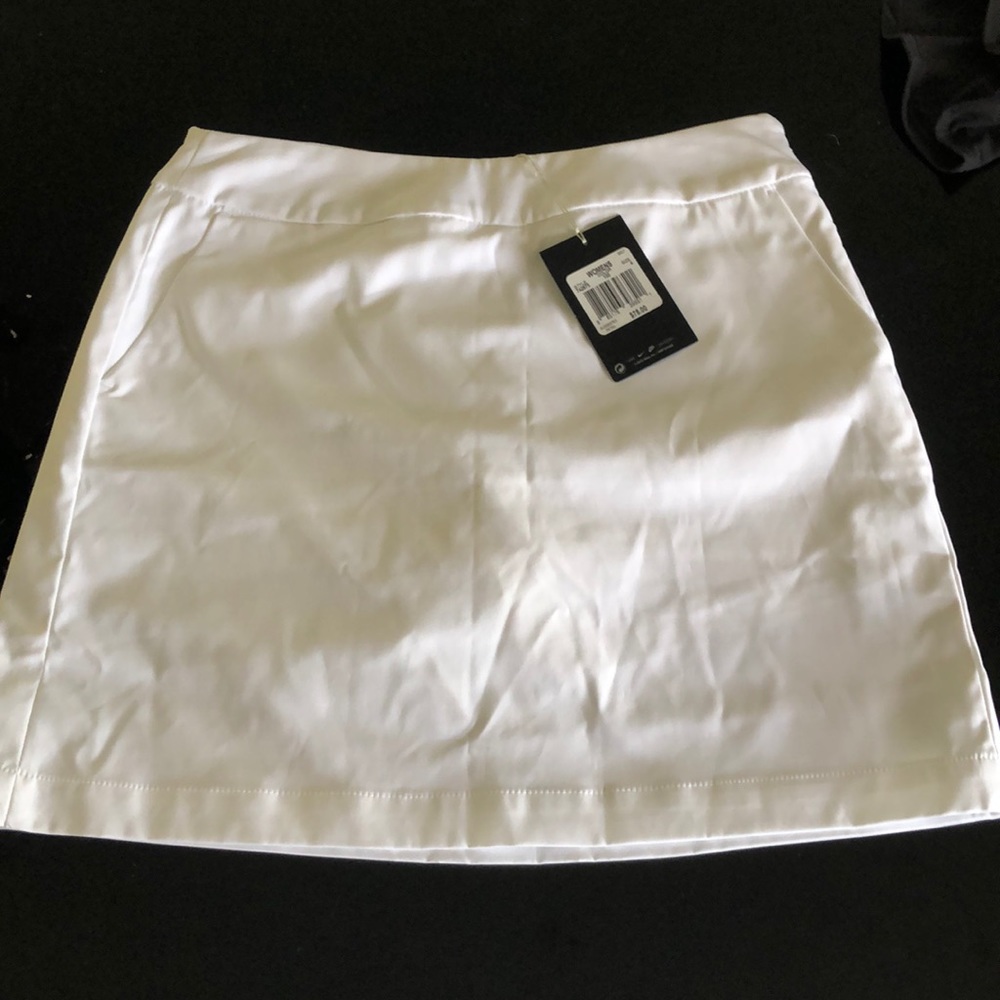 NWTS Ladies NIKE GOLF Skort $75 SZ 4 DRI-FIT